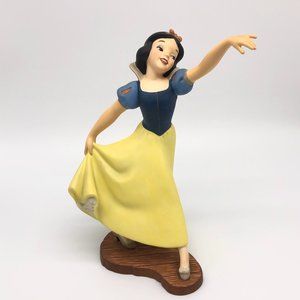 Disney Snow White THE FAIREST ONE OF ALL Figurine
